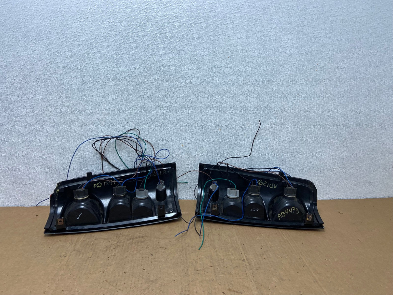 2003-2006 Chevrolet Silverado Left + Right Side Tail lights AD1291 LK7