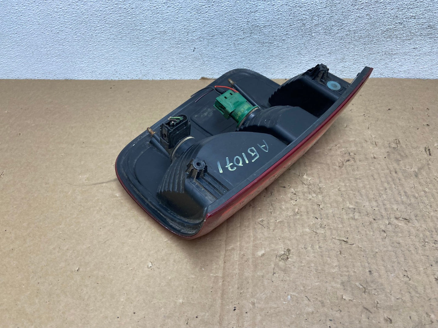 2004 to 2008 Ford F150 F-150 Left Driver LH Side Tail Light AG1071 LK3