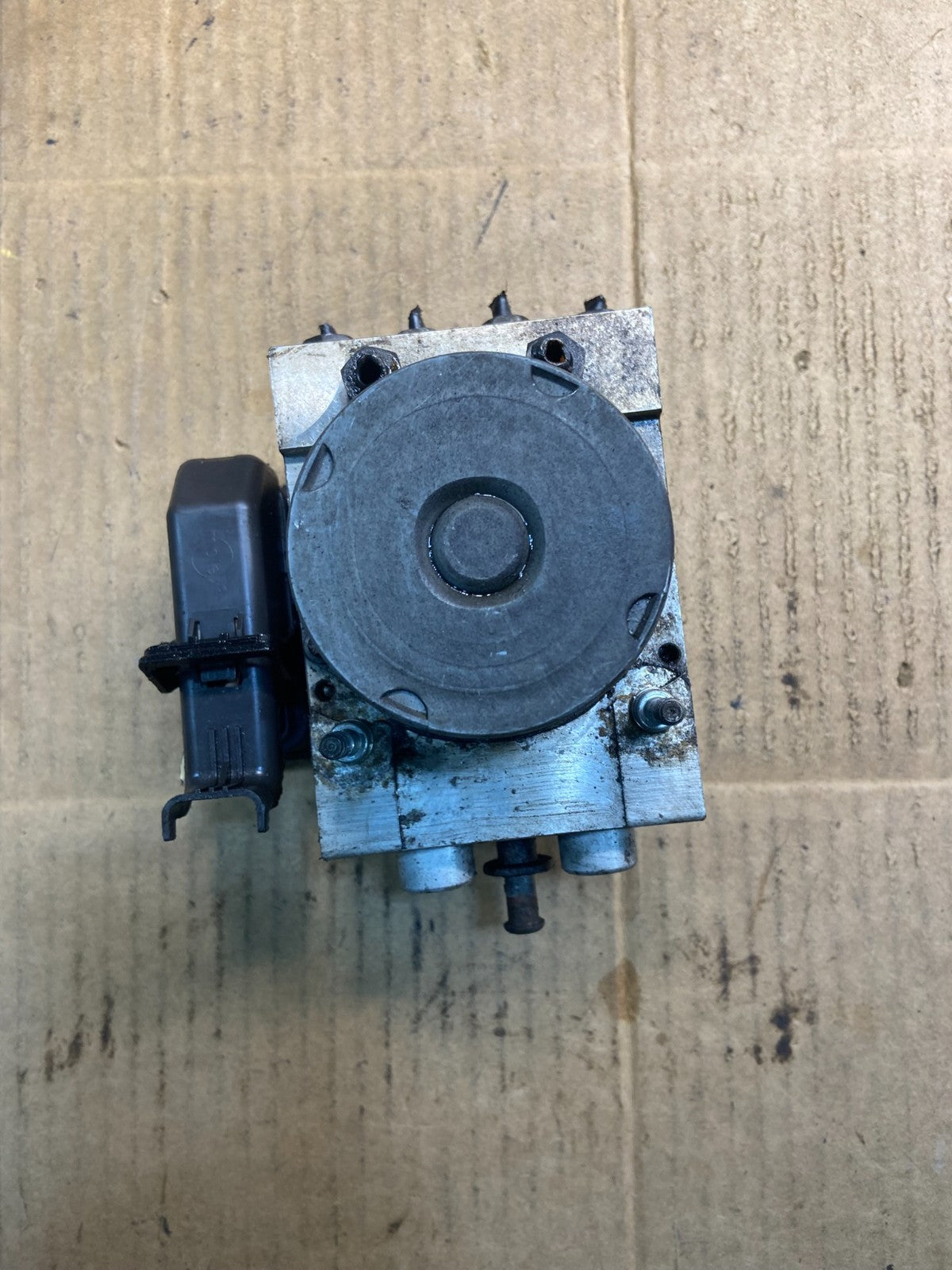 2004 2005 2006  Dodge Durango ABS Anti Lock Brake Pump Y7211 DG4