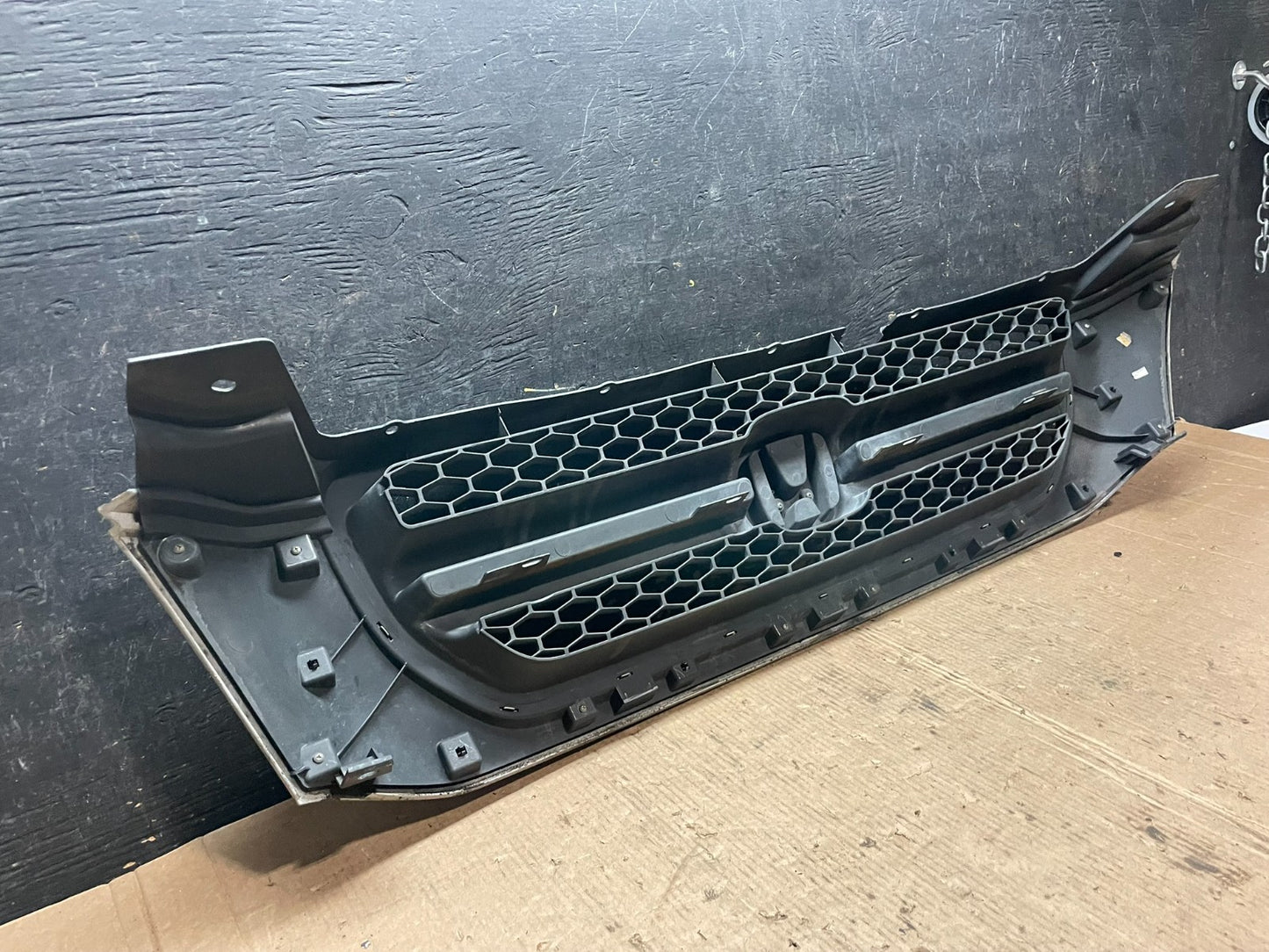 2003 2004 2005 Honda Pilot Front Upper Grill Grille Oem Z8093 DG8