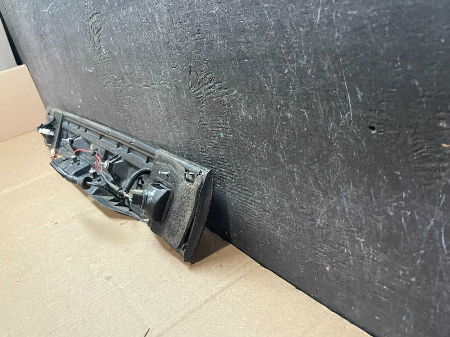 1995 to 1997 Nissan Sentra Tail Panel Rear Center Panel OEM 26540-F4304 M900810