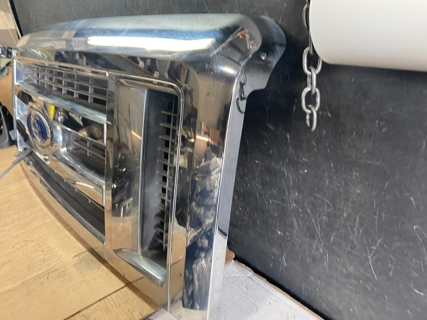 2008 to 2014 Ford Econoline E150 E250 Front Upper Chrome Grill Grille Q0564 DG1
