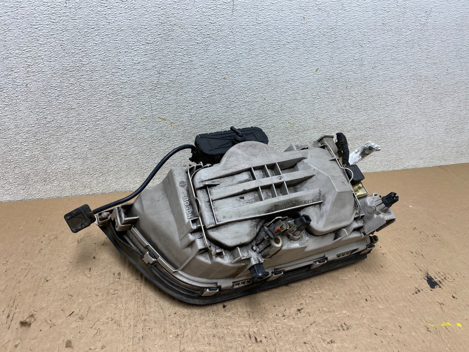 1994 to 1996 Mercedes C-Class Left Driver LH Side Headlight Q2812 DW3