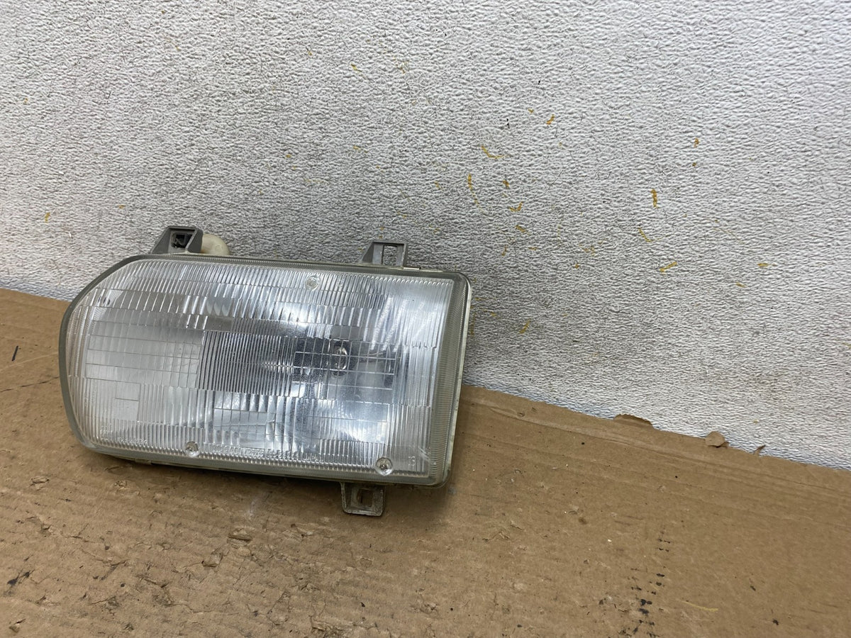 1996 - 1998 Nissan Pathfinder Left Driver LH Halogen Headlight AH9269 DG2