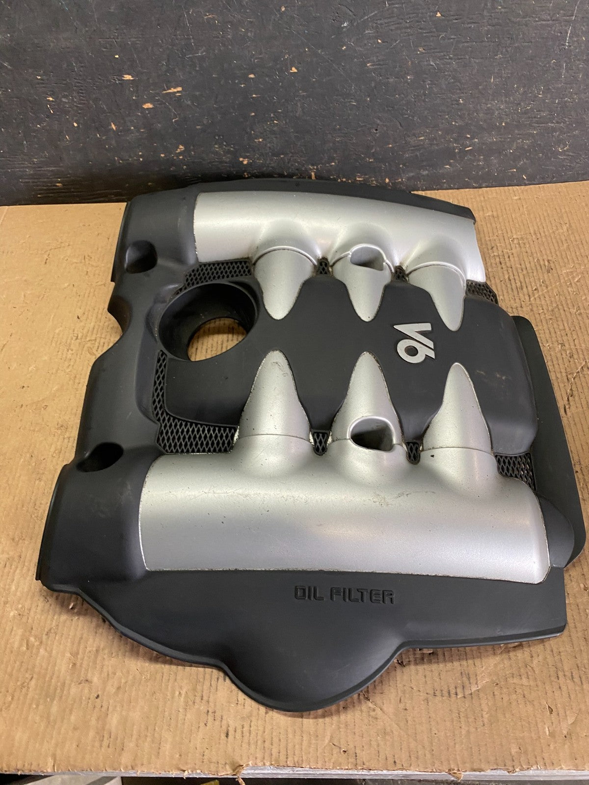 2006 to 2008 Kia Sedona V6 3.8L Engine Motor Cover P5810 DG2