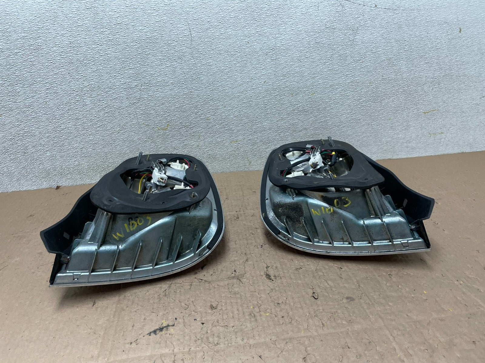 2004 2005 Hyundai XG350 XG Left+Right Tail Lights Oem W1003 DW8