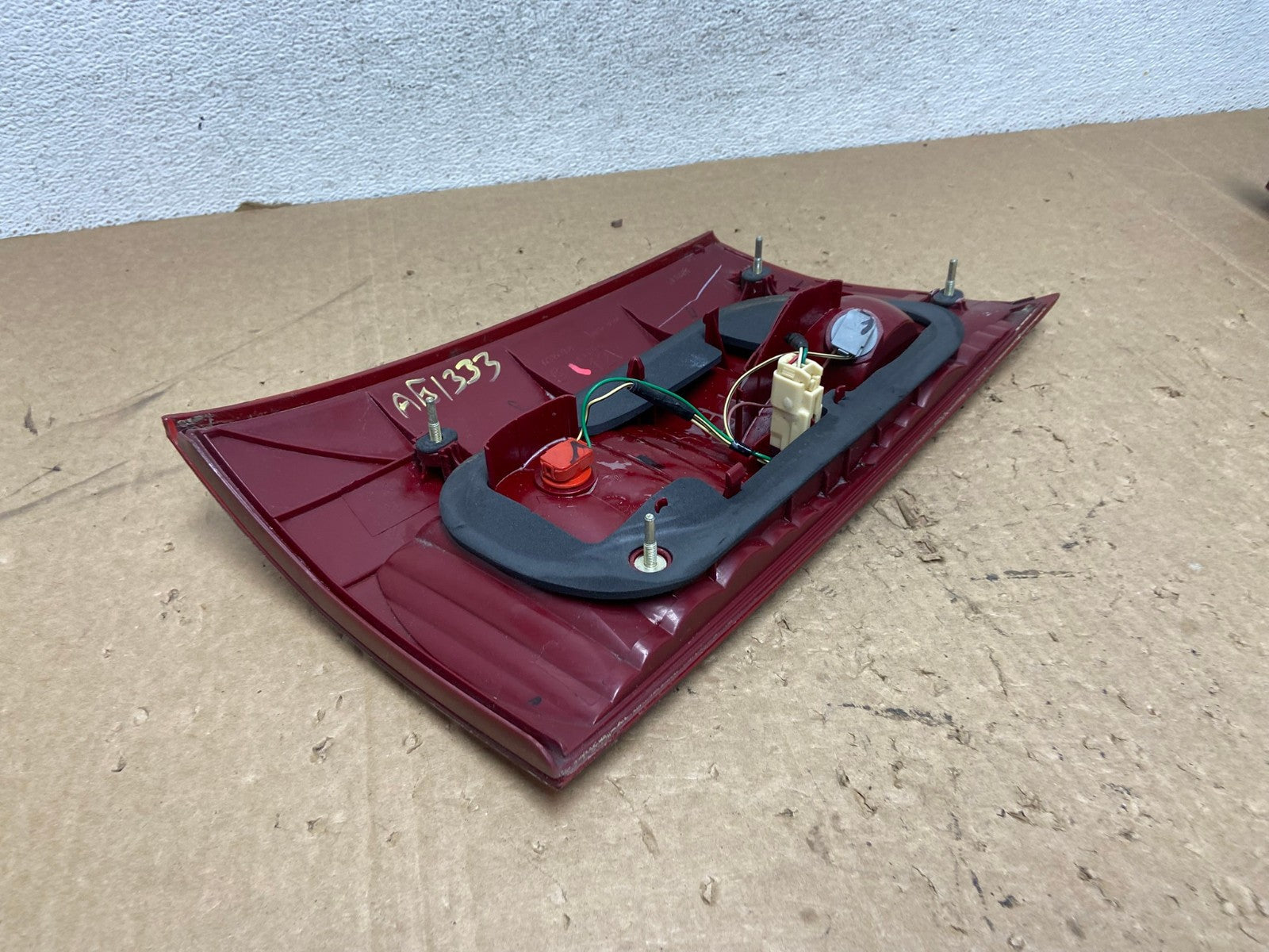 2004-2005 Toyota Sienna Right Passenger RH Side Inner Tail Light AG1333 LK4