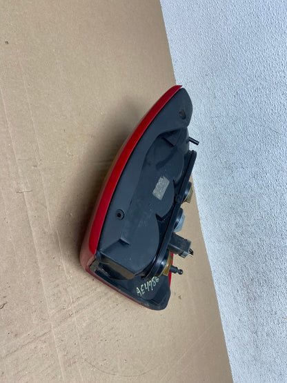 1999-2004 Jeep Grand Cherokee WJ Right Passenger Side Rh Tail Light AE4986 LK3