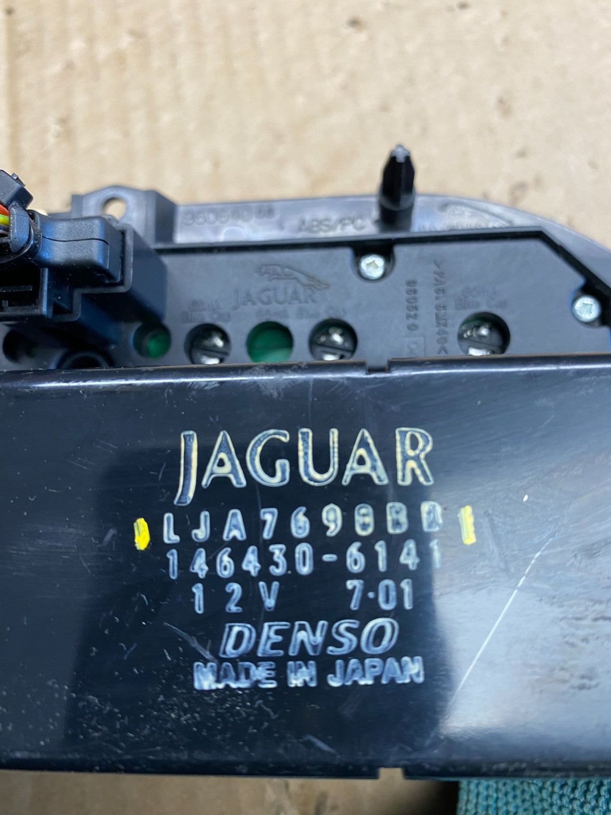 1998 to 2003 Jaguar XJ8 Climate Control Heater A/C Panel AC9407 DG5