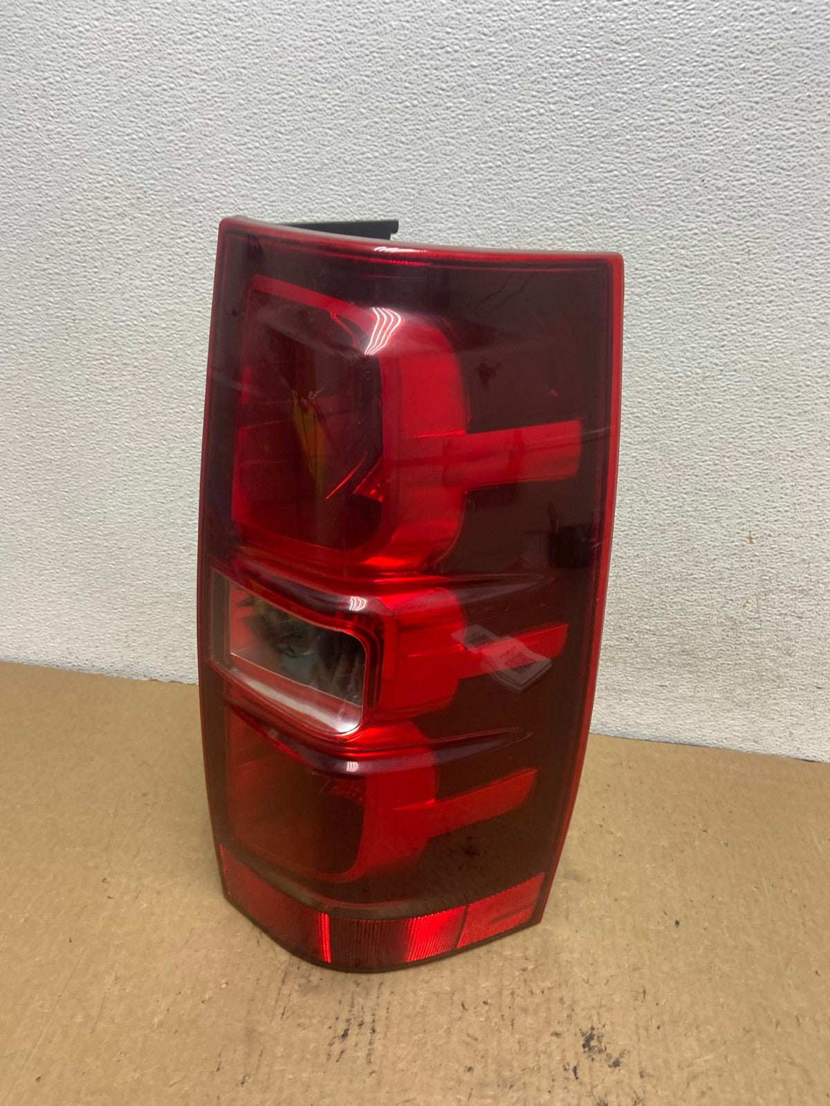 2008-2014 Chevrolet Tahoe Suburban Right Passenger Rh Tail Light AG2366 LK0