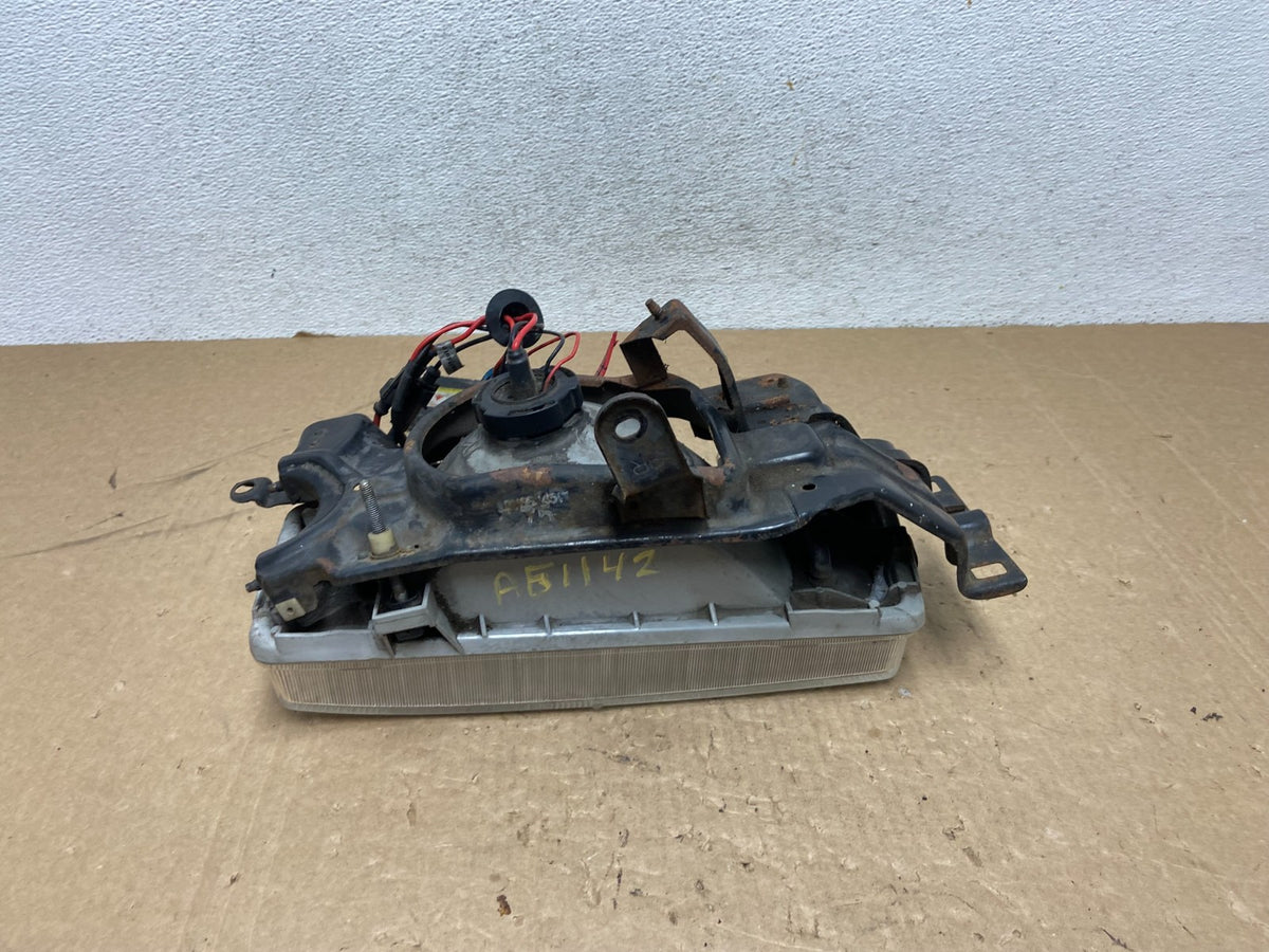 1988 to 1992 Toyota Corolla Right Passenger Side Headlight AG11424
