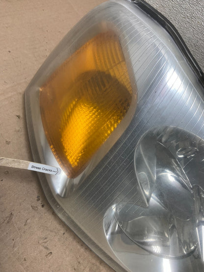 2002 to 2009 Gmc Envoy Right Passenger RH Side Headlight Halogen AA0567 DW4