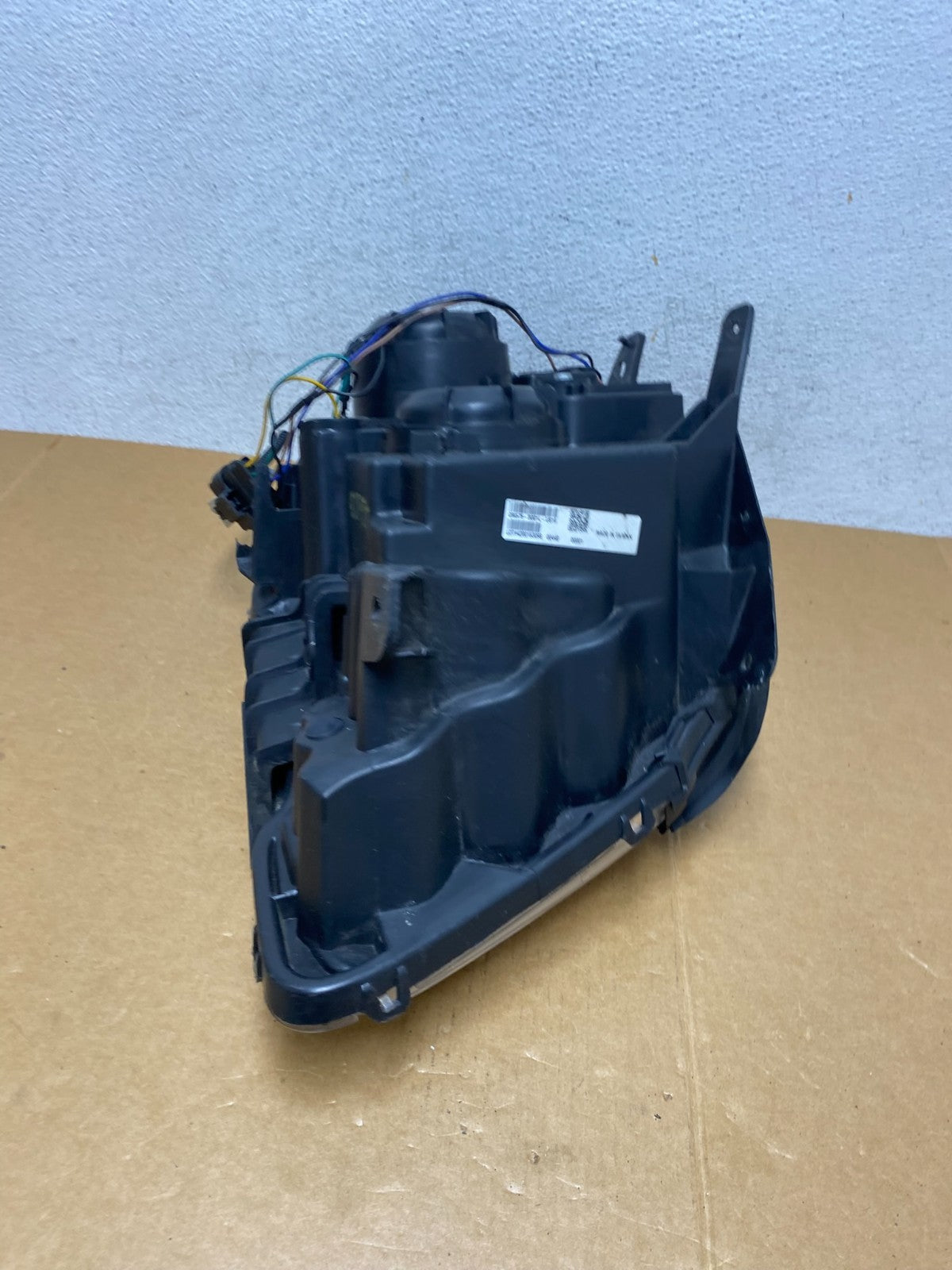 2010 to 2015 GMC Terrain Halogen Left Driver Lh Side Headlight AD8952 DW7