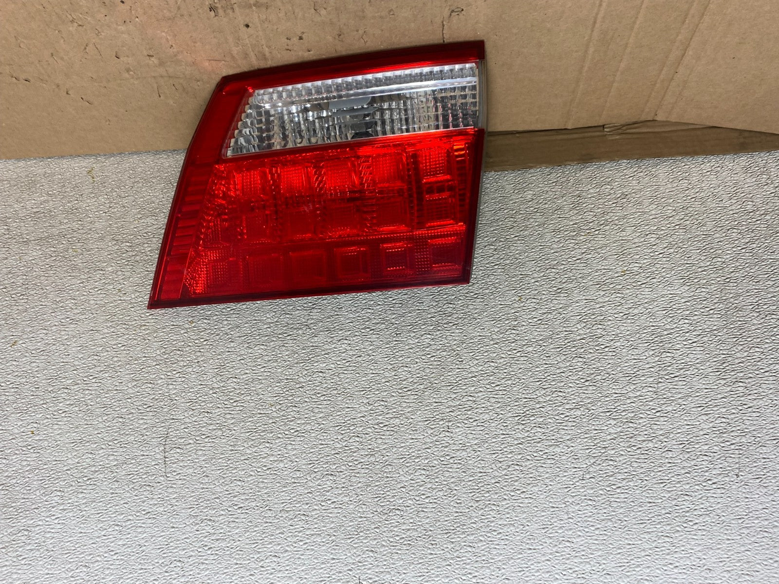 2005 2006 2007 Honda Odyssey Inner Right Passenger RH Tail Light U8347 DW0