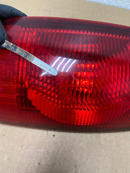 1998 to 2002 Lincoln Navigator Right Passenger RH Side Tail Light AI2594 LK3