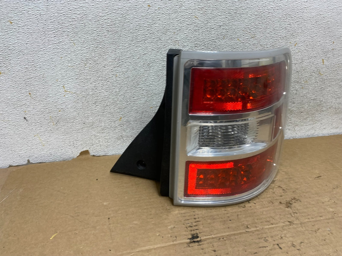 2009 to 2011 Ford Flex Right Passenger RH Side LED Tail light AH8171 DW1