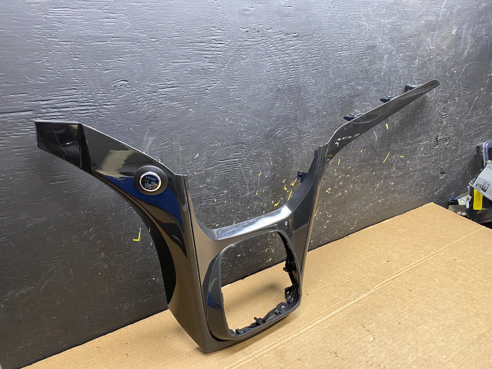 2013 - 2016 Ford Escape Center Dash Radio Gear Shifter Panel Bezel Trim w6576 DG1