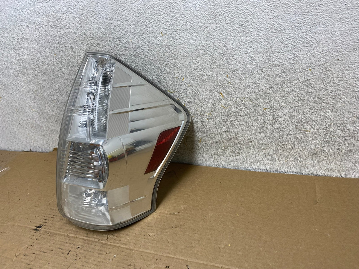 2012 2013 2014 Toyota Prius V LED Right Passenger RH Tail Light AH8119 DW2