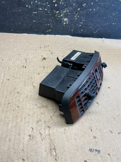 2004 to 2009 Cadillac SRX Front Center Dash A/C Air Vent AB2244 DG1
