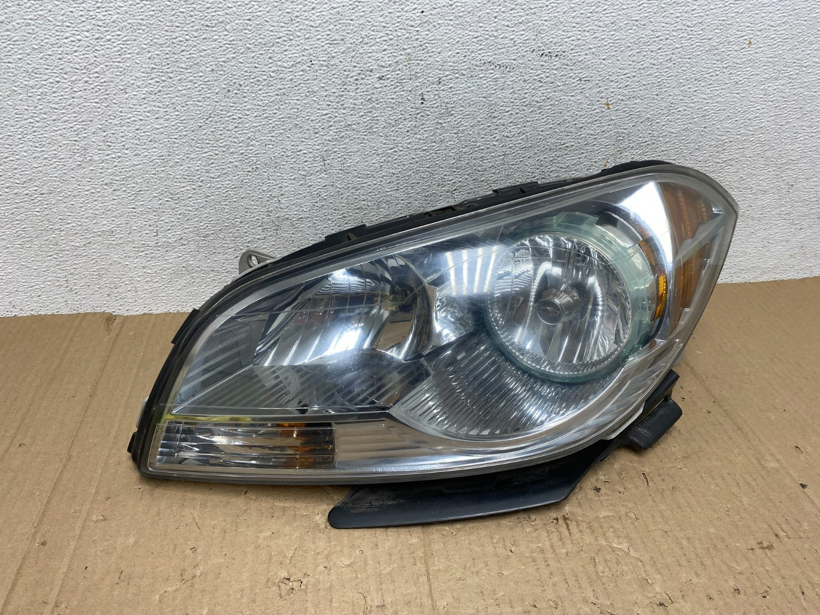 2008 to 2012 Chevrolet Malibu Left Driver LH Side Headlight AE9030 DW0