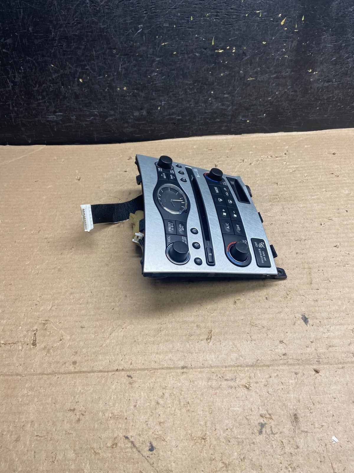 2009 to 2013 Infiniti G37 Radio Player Climate Control Panel Bezel AH5389 DG1