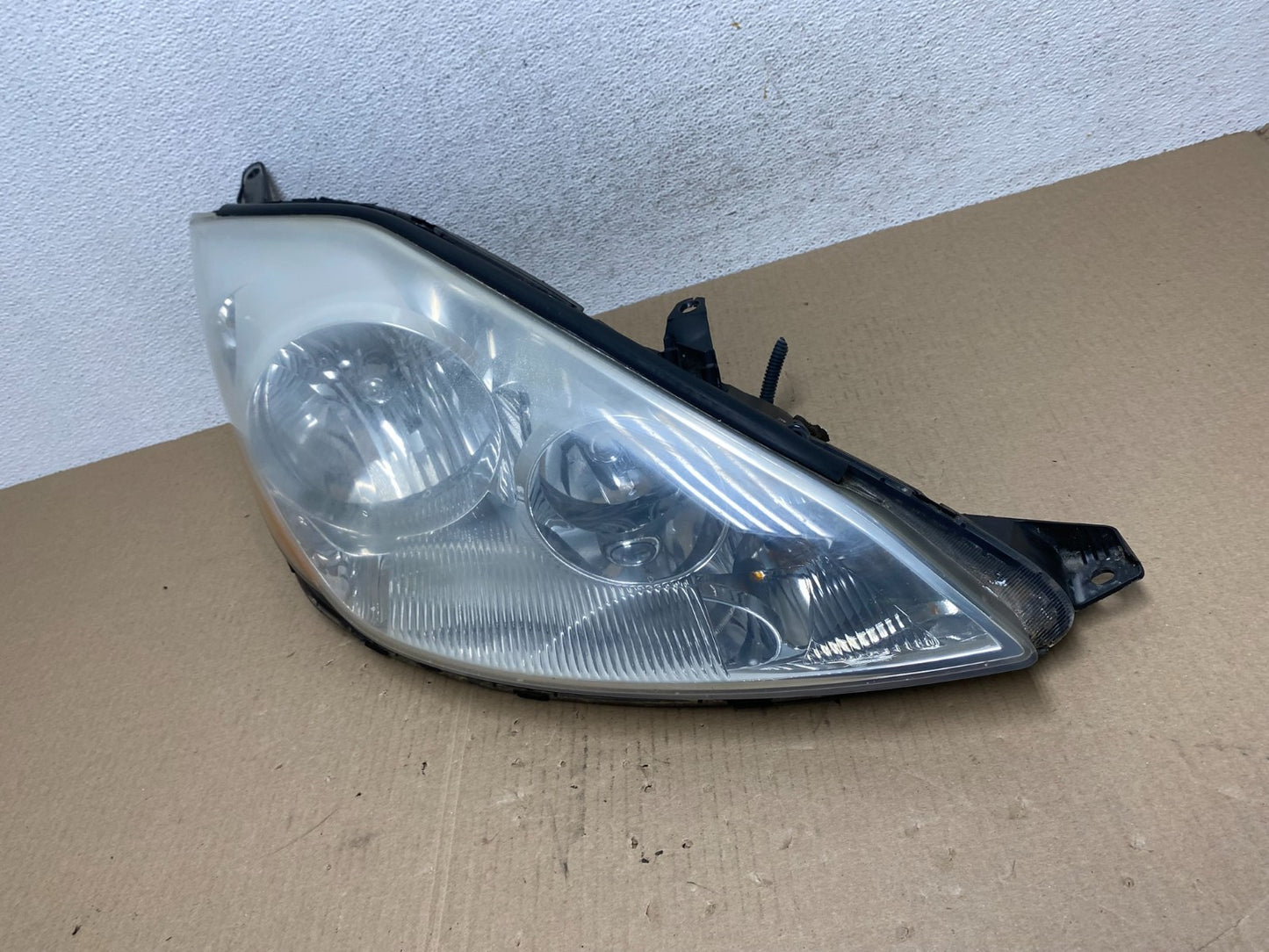 2006 to 2010 Toyota Sienna Right Passenger Rh Side Headlight Halogen AE7018 DW1