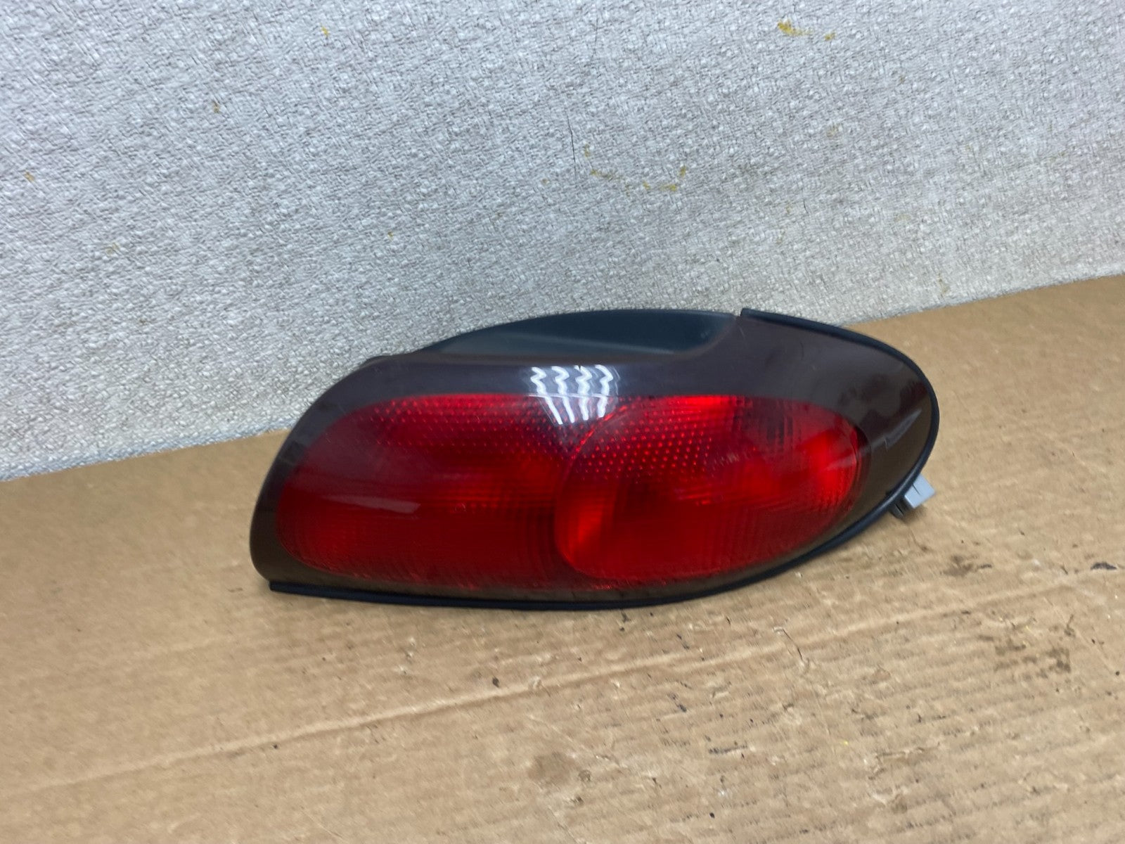 1996 to 1997 Ford Taurus Right Passenger Side Tail Light Oem Z2635 DW0