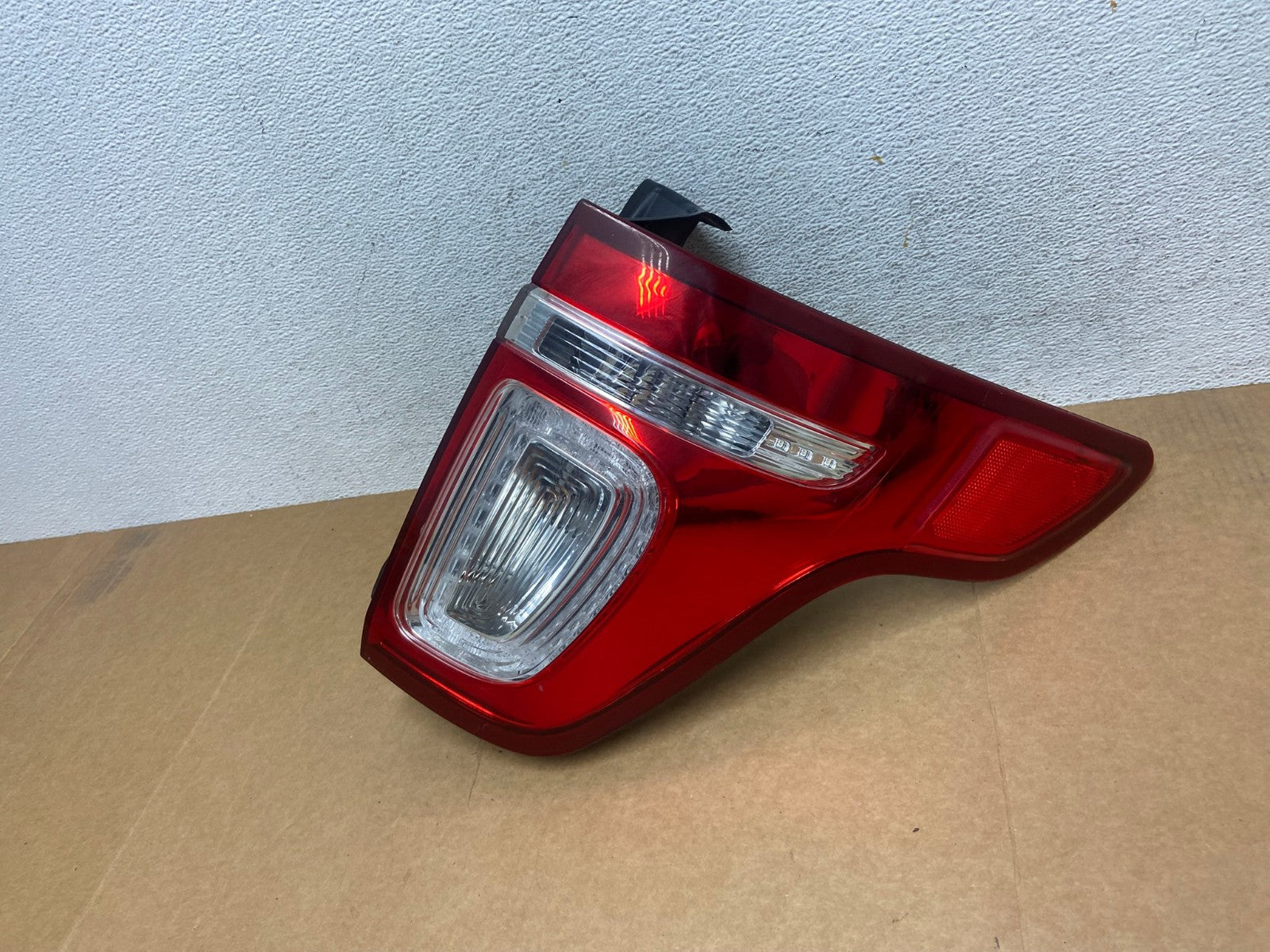 2011-2015 Ford Explorer Police Package Right Passenger Side Tail light AE2894 LK1