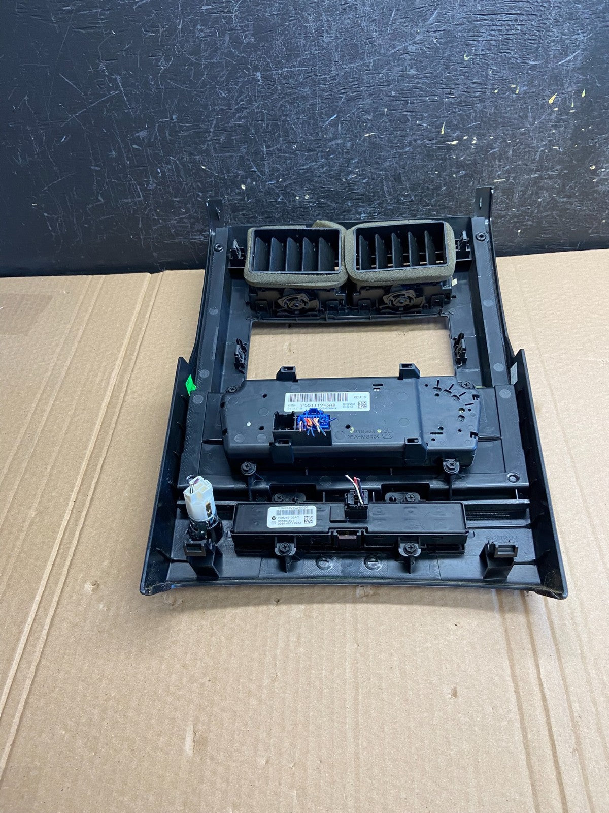 2008 to 2012 Jeep Liberty Dash Climate Temperature Control Radio Bezel AF6115 DG4