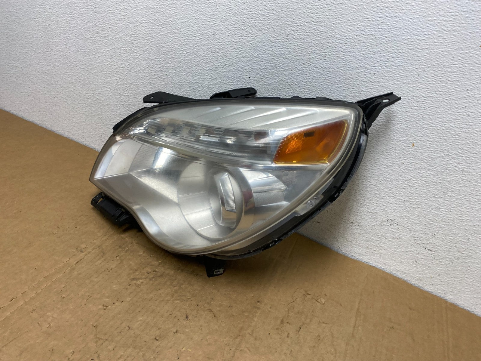 2010-2015 Chevrolet Equinox Halogen Projector Headlight Left Driver AD13181