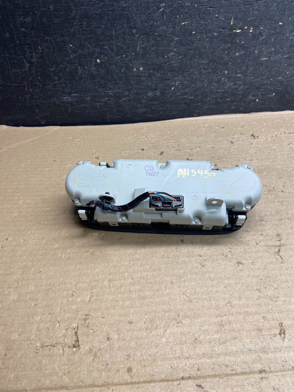 2007 to 2011 Honda CRV Manual A/C Climate Control Module D07J7 AH5450 DG3