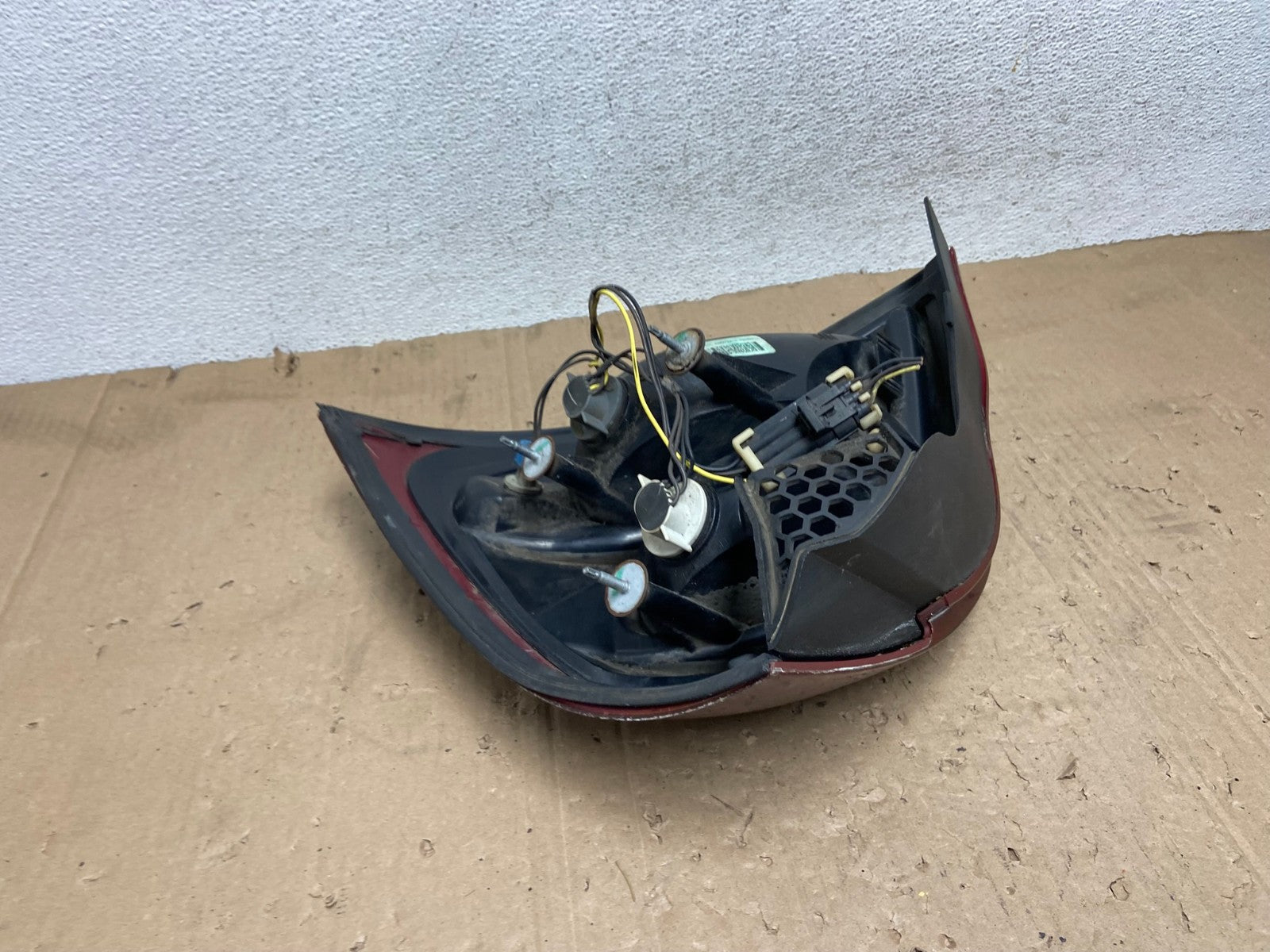 2004 to 2008 Pontiac Grand Prix Left Driver LH Side Tail Light AE9396 LK6