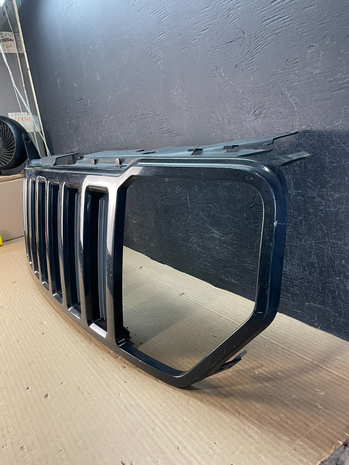 2008 to 2012 Jeep Liberty Front Upper Grill Grille AF3332 DW1