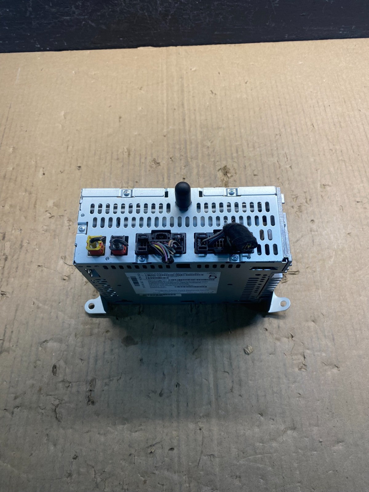 2011 to 2013 Ford Explorer Audio Equipment Radio Receiver AM FM CD AC2427 DG5