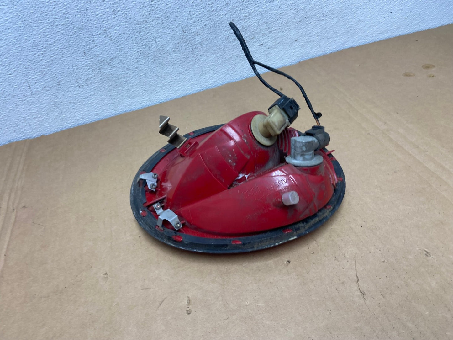 1998-2005 Volkswagen Beetle Right Passenger RH Side Tail Light AD2597 LK5