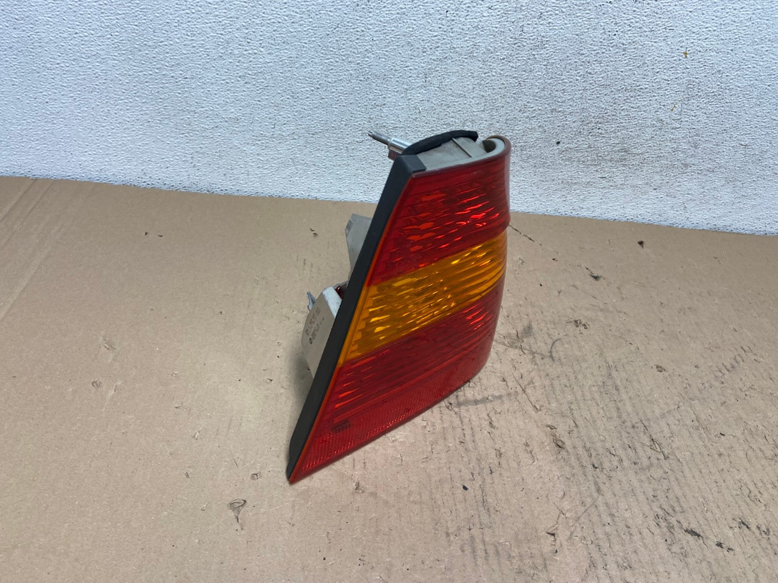 2002 - 2005 BMW 3 E46 Series Right Passenger Tail Light AF4274 LK2