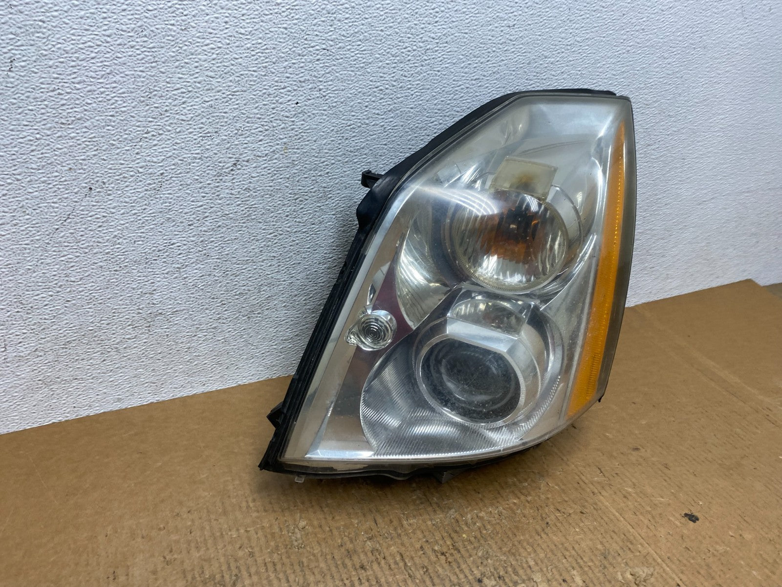 2006 to 2011 Cadillac DTS Left Driver Lh Xenon Hid Headlight AE2719 DW2