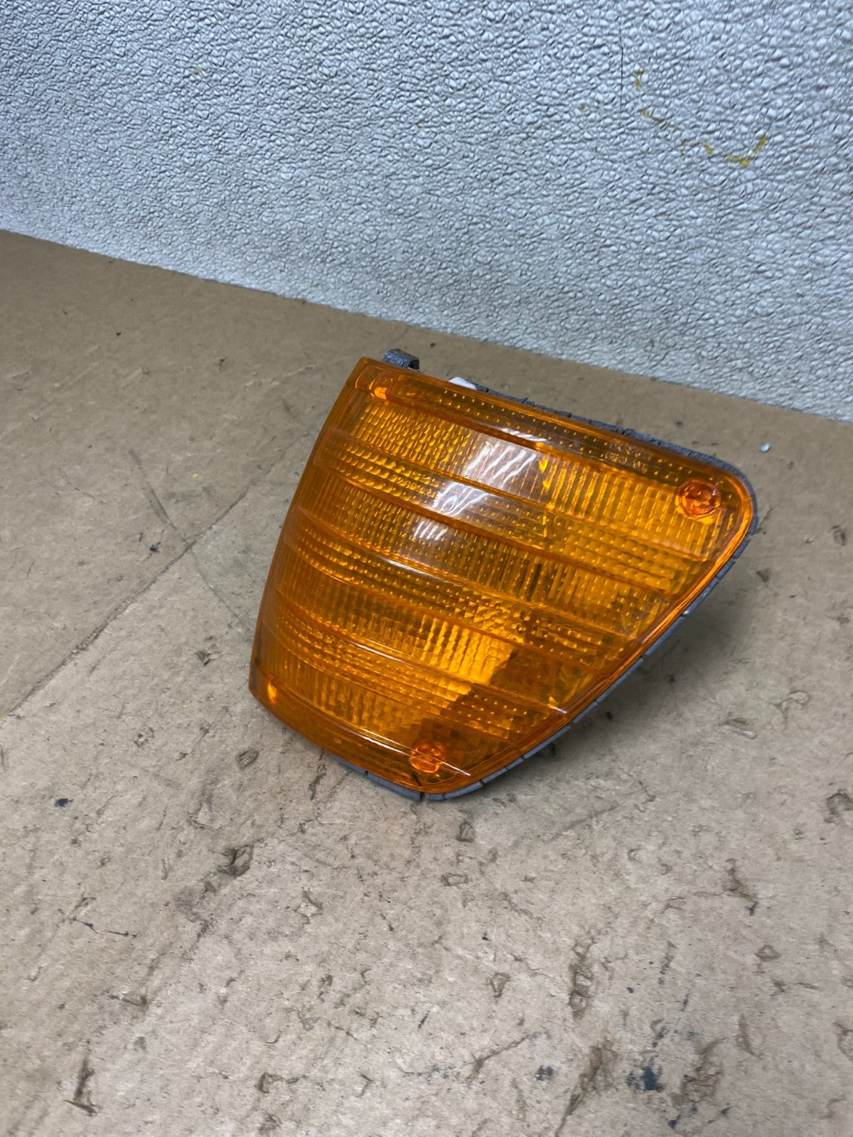 73-80 Mercedes W116 S Class Front Marker Light Lens Left Drivers Side X2155 PS1