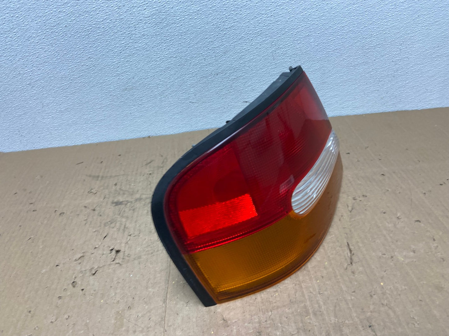 1998 1999 Nissan Altima Tail Light Left Driver Lh Side Oem AB8621 LK2