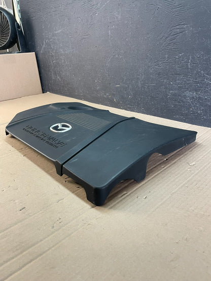 2004 to 2006 Mazda 3 DOHC 16 VALVE Engine Shield Top Cover AD8717 DW2