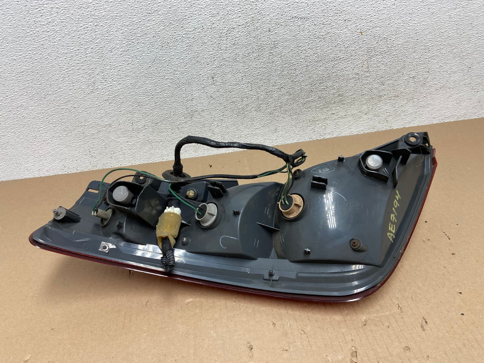 2003 2004 2005 Nissan Murano Right Passenger Rh Side Tail Light AE7194 LK4