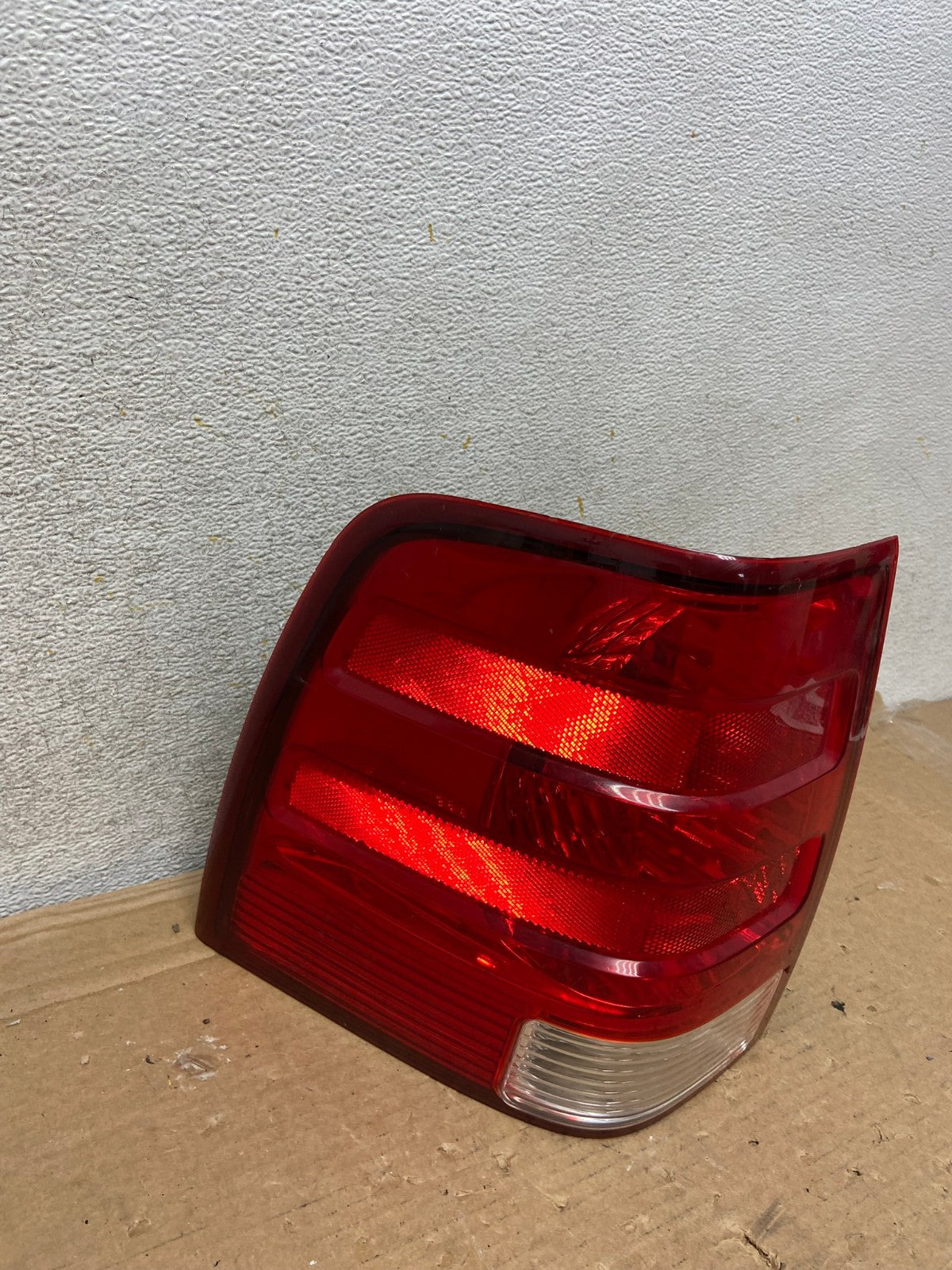 2003 2004 2005 2006 Ford Expedition Left Driver Lh Tail light AH8397 LK2