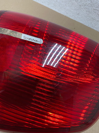 2003 to 2006 Lincoln Navigator Right Passenger Side Tail Light AE7004 LK3