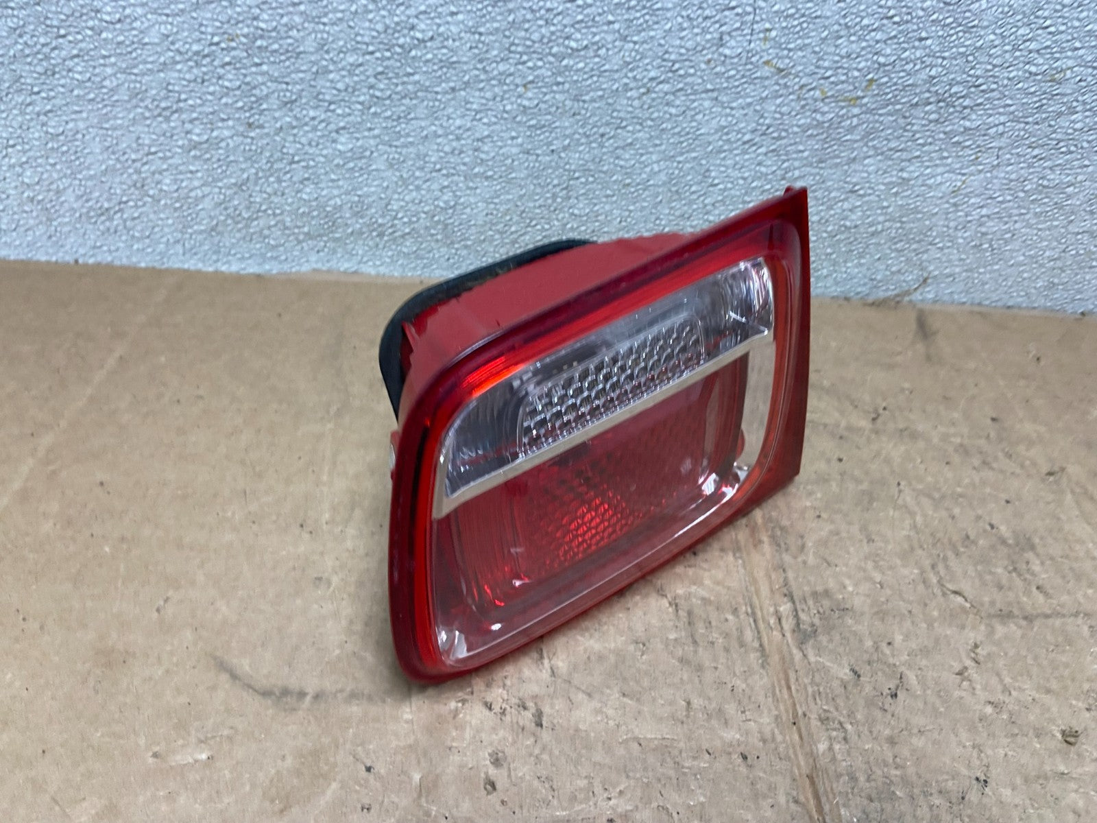 2013-2016 Chevrolet Malibu Left Driver Lh Side Inner Tail Light Oem AA27592