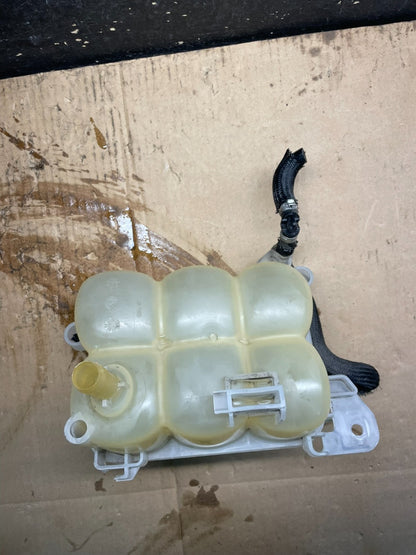 2020-2023 Ford Explorer Radiator Coolant Recovery Bootle Tank  W7080 DG5