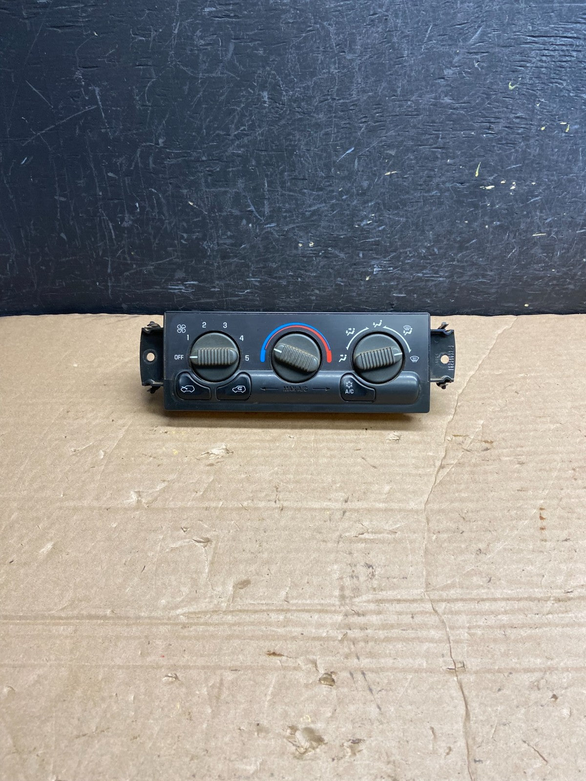 1999 to 2002 Chevrolet Silverado HVAC Heater Climate Control Module AF2001 DW0
