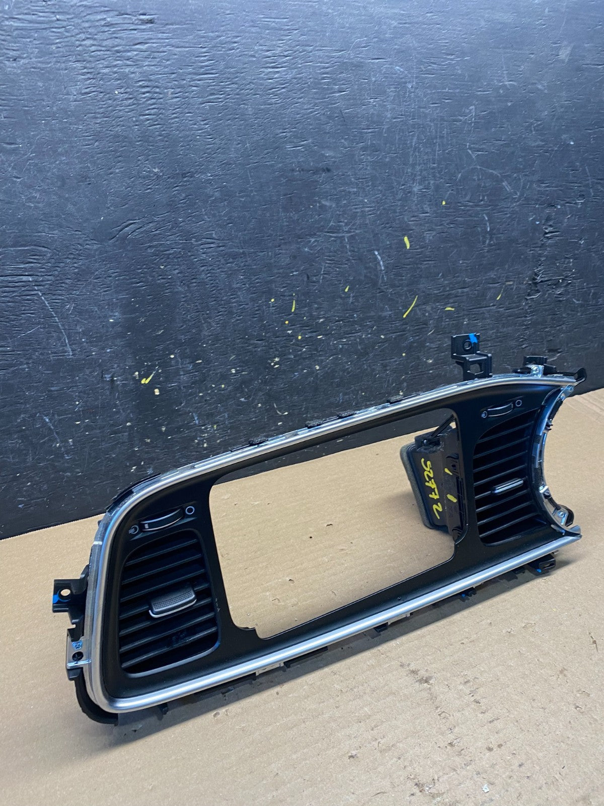 2014 2015 Kia Optima Front  Dash Radio Bezel Trim Air Vent OEM S2772 DG2