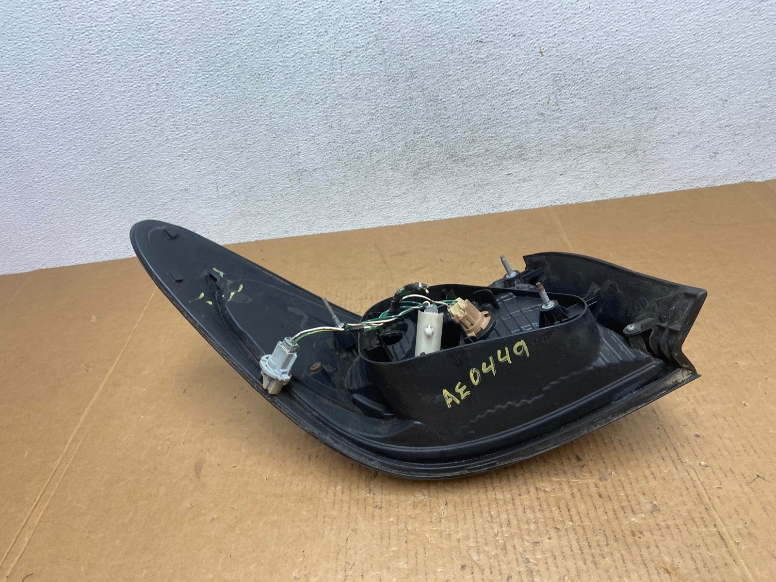 2002 to 2004 Lexus ES300 ES330 Right Passenger Side Tail Light AE0449 LK8