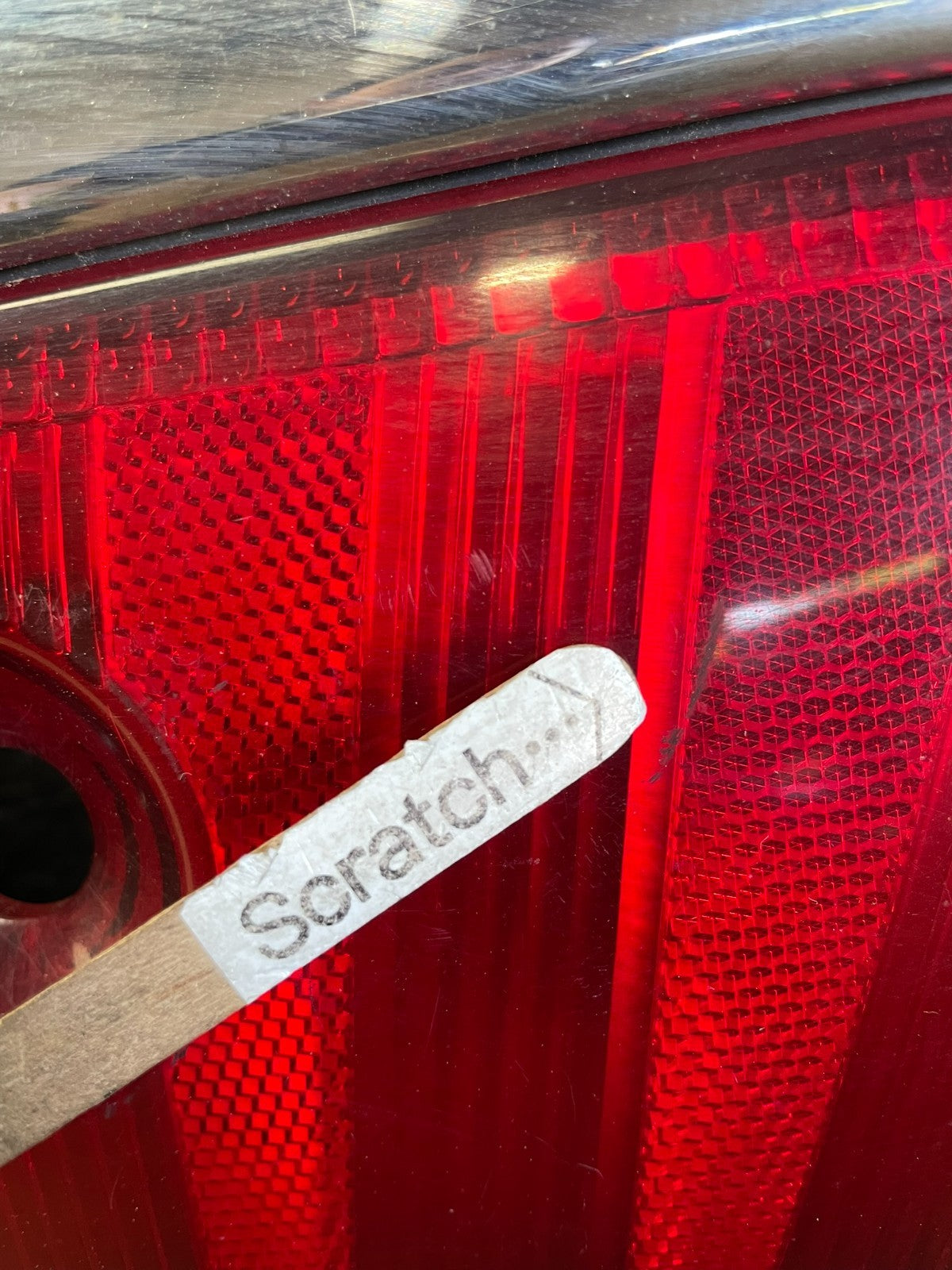 1998 to 2002 Mercury Grand Marquis Trunk Lid Center Tail Light AD0133 DG4