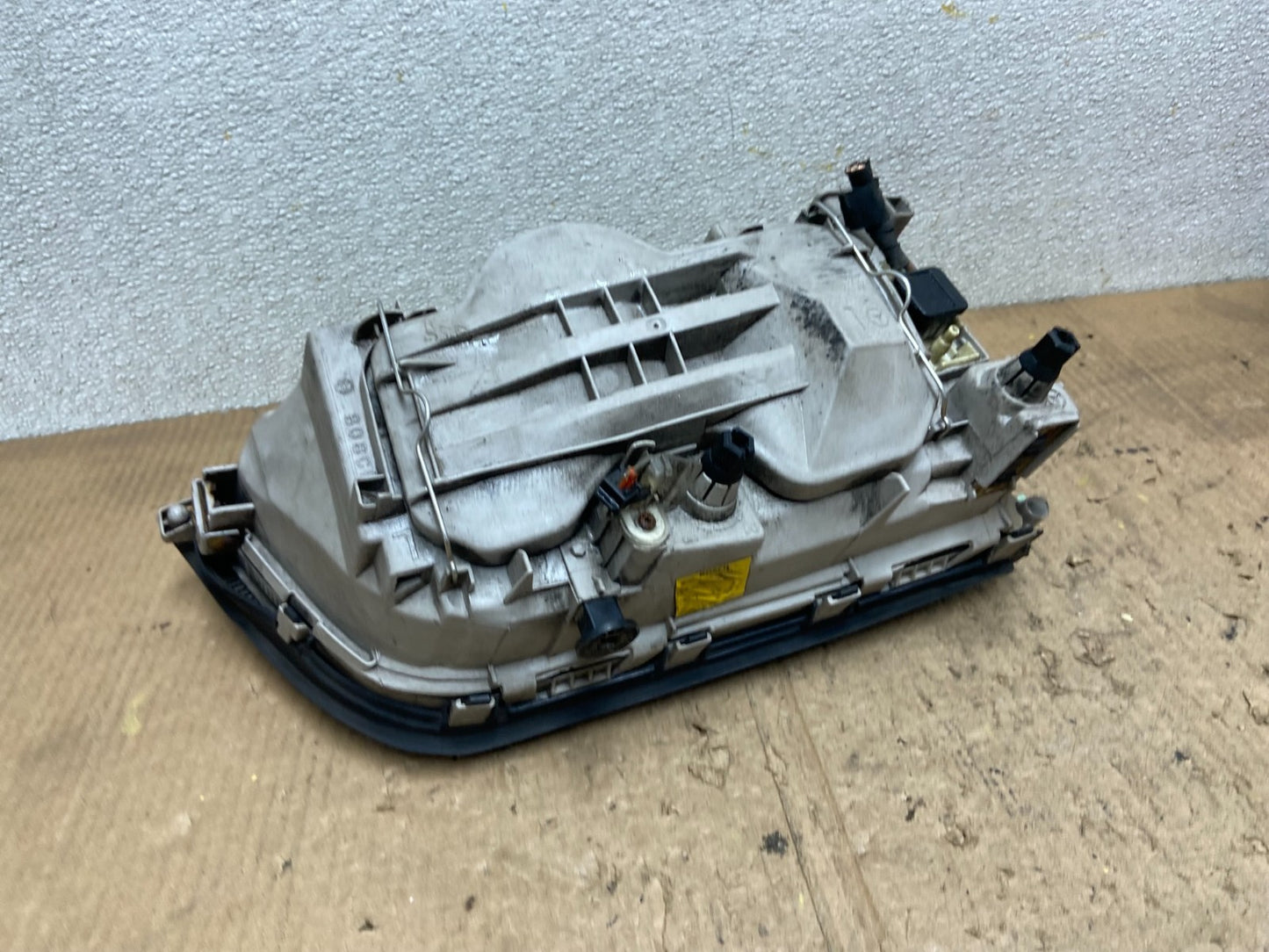 1994-1996 Mercedes C C230 W202 Front Left Driver LH Side Headlight AA8439 DW4
